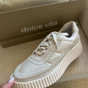 Dolce Vita Women's Beige Platform Sneakers